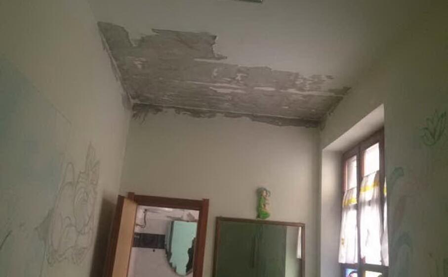 il soffitto danneggiato (foto pala)