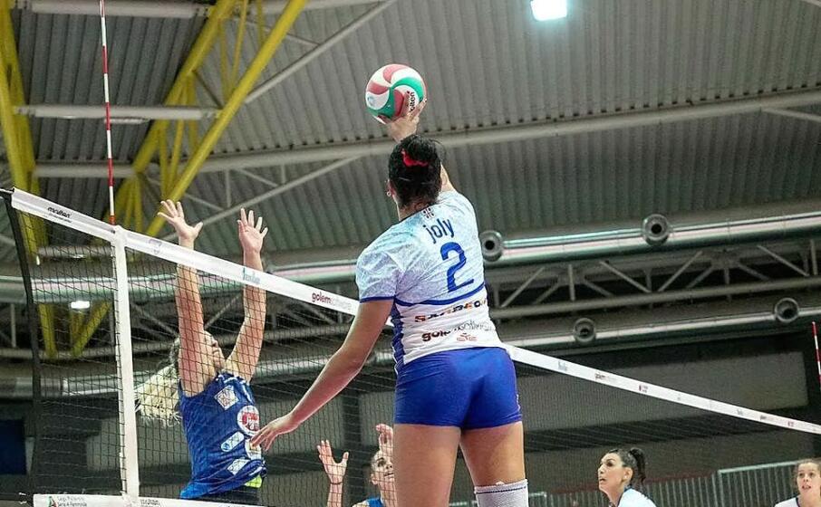 jessica joly mvp contro il cus torino in azione (foto hermaea olbia)