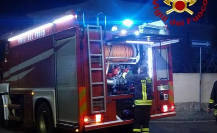 (foto archivio l unione sarda vigili del fuoco)