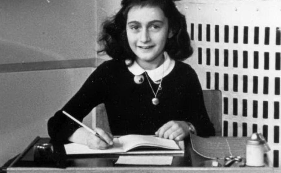 anne frank in uno scatto del 1940