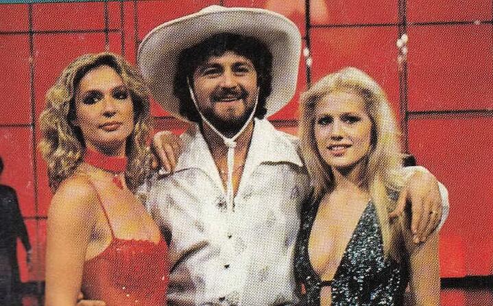 con loretta goggi e beppe grillo (foto wikipedia)