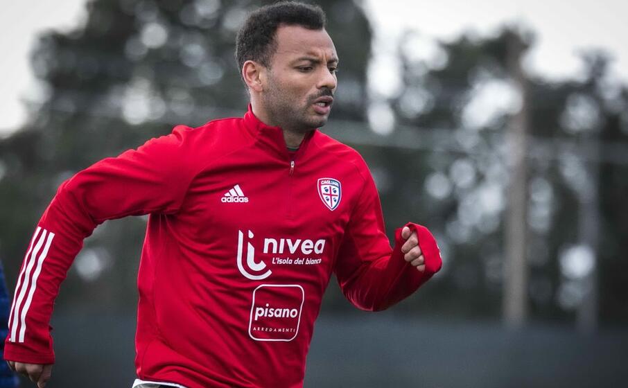 joao pedro in allenamento (foto twitter cagliari)