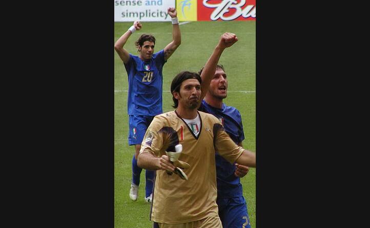 e campione del mondo con la nazionale italiana nel 2006 (foto twitter)