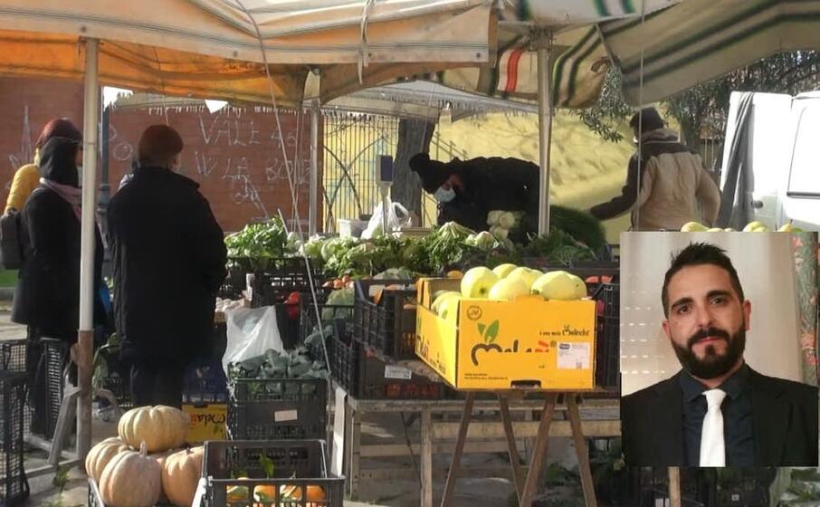 il mercato di serdiana nel riquadro l assessore fabio pinna (foto loi)
