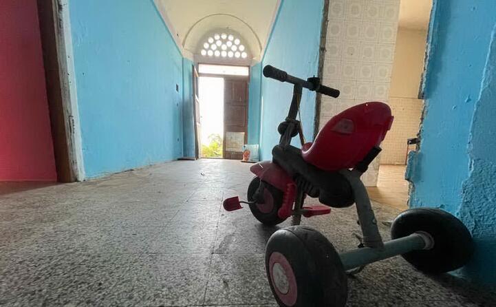 triciclo abbandonato dentro la cantoniera masainas