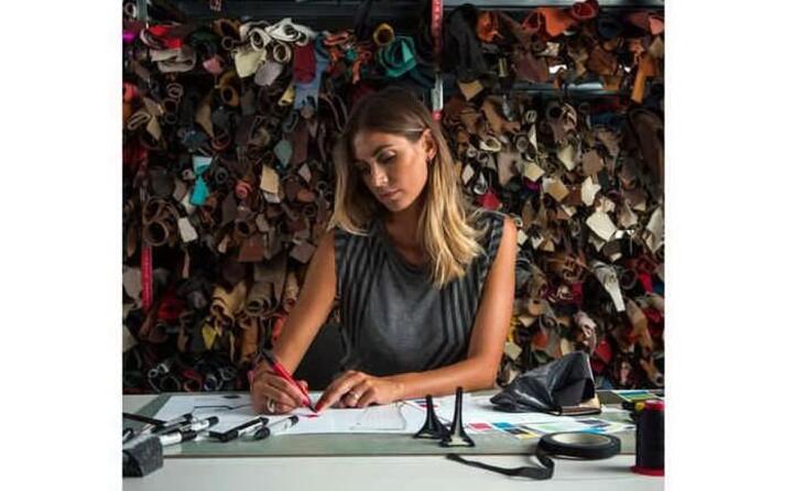 al lavoro come stilista