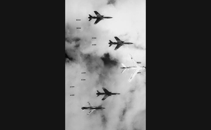 bombardamenti aerei