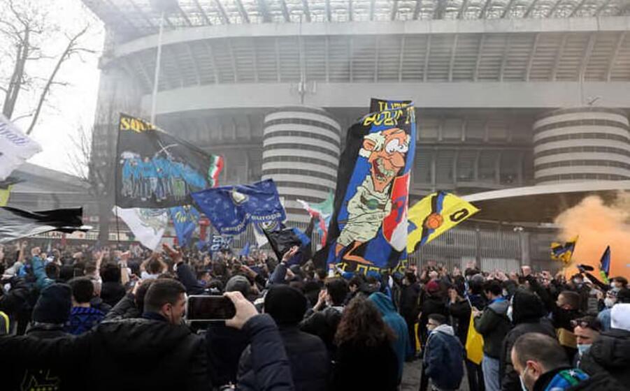 l esterno di san siro (tutte le foto sono ansa)