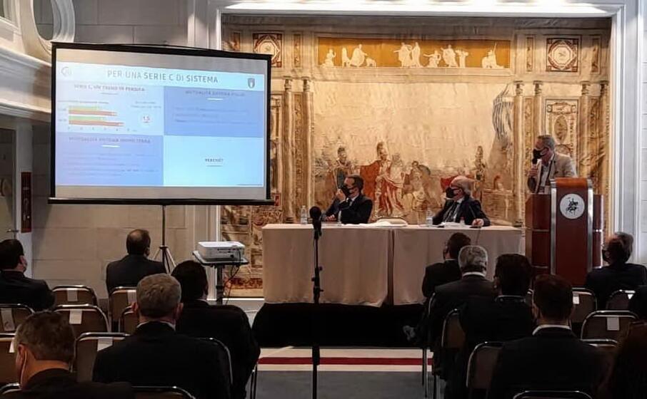alessandro marino durante l assemblea elettiva della figc (foto lega pro)