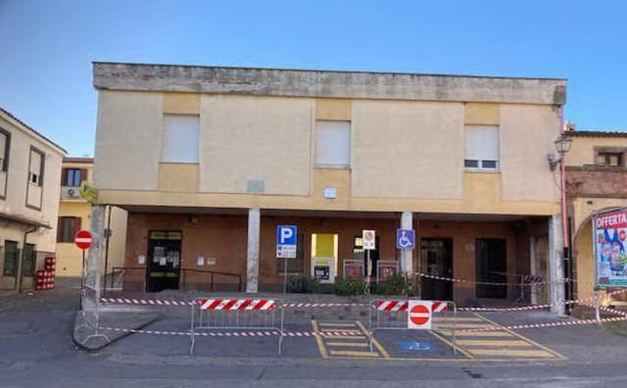 l edificio transennato (foto a orbana)