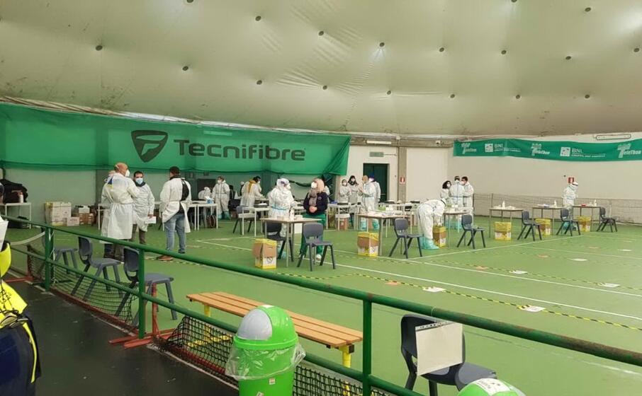 un immagine della scorsa campagna di screening sempre al palazzetto dello sport (l unione sarda tellini)