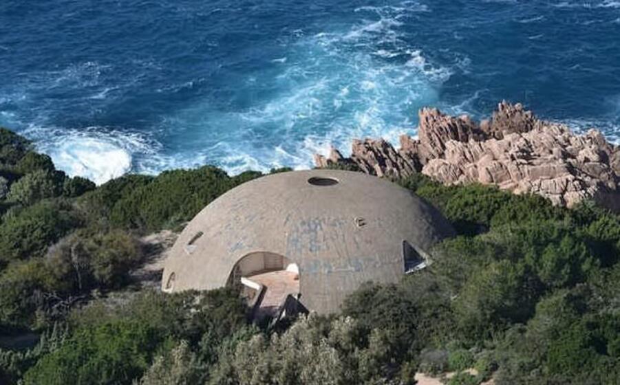 il particolare edificio (foto ansa)