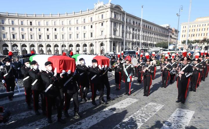 l arrivo dei feretri