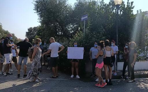 Il comitato di benvenuto (Foto S.Lecca)