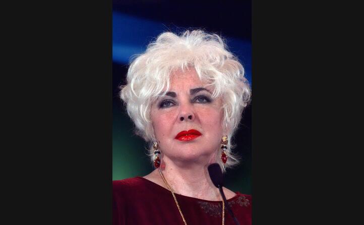 un primo piano di liz taylor