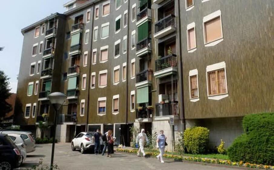 il palazzo dove stato ucciso riva (ansa)