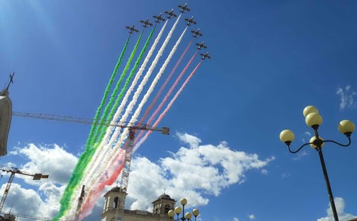 in volo sopra l aquila