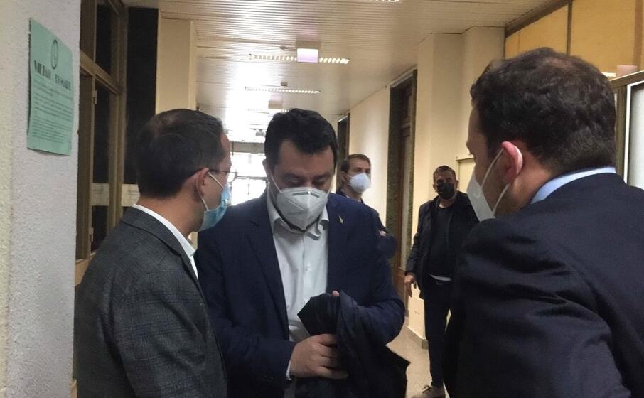 matteo salvini in tribunale (l unione sarda manunza)
