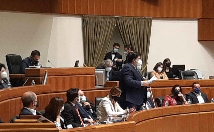 il presidente della regione christian solinas in aula (foto murgia)