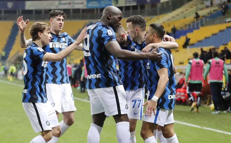 la festa dell inter (ansa)