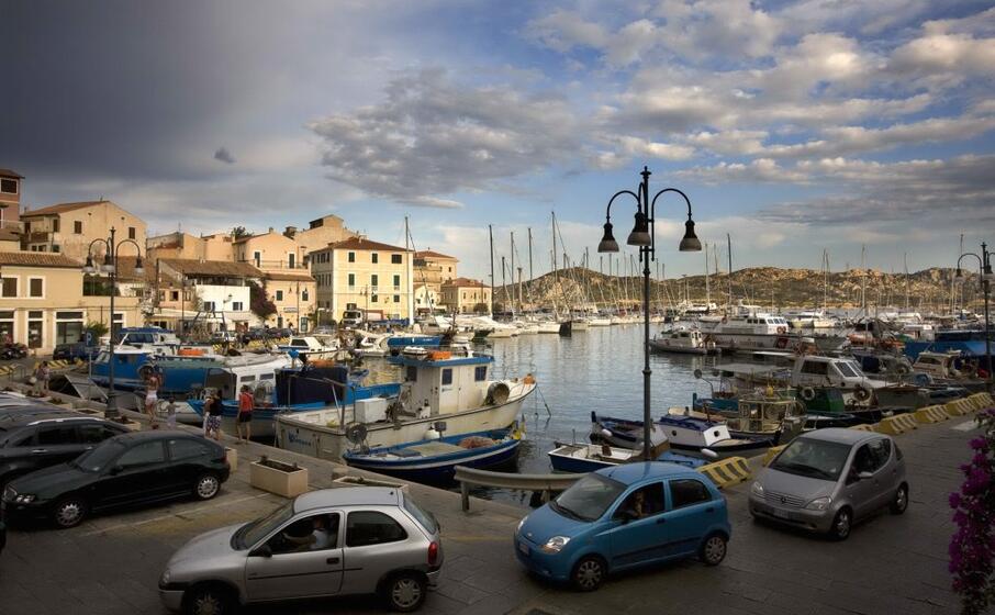 la maddalena (archivio l unione sarda)