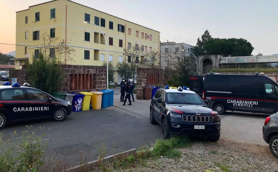 (foto carabinieri)