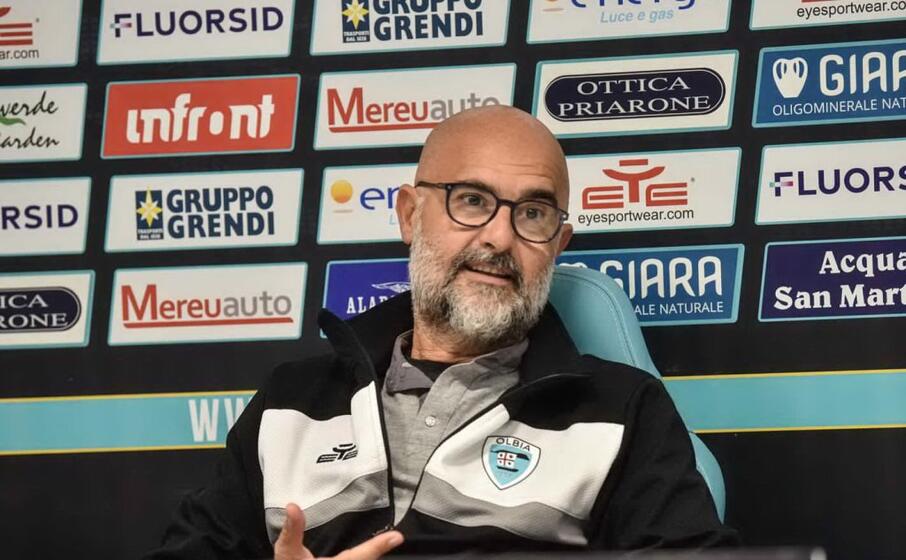 l allenatore dell olbia max canzi (foto giagnoni)