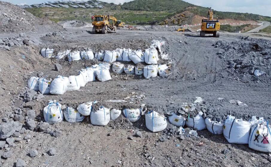 l amianto sotterrato nella discarica (l unione sarda)