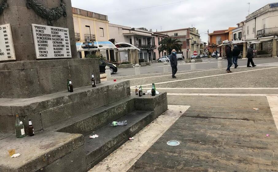 le condizioni della piazza domenica scorsa (foto l unione sarda sirigu)