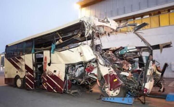 accaddeoggi 14 marzo 2012 pullman fuori strada morti 22 bambini