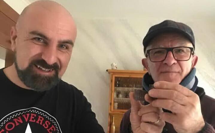 un abbraccio virtuale al mio pap che abita a torino distanti oggi per essere pi vicini domani buona festa del pap per pap giuliano