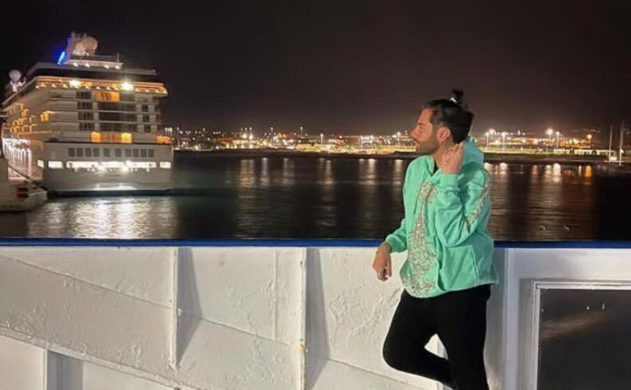 federico fashion style sul traghetto (foto instagram)