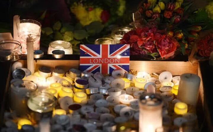 londra ricorda le vittime dell attacco