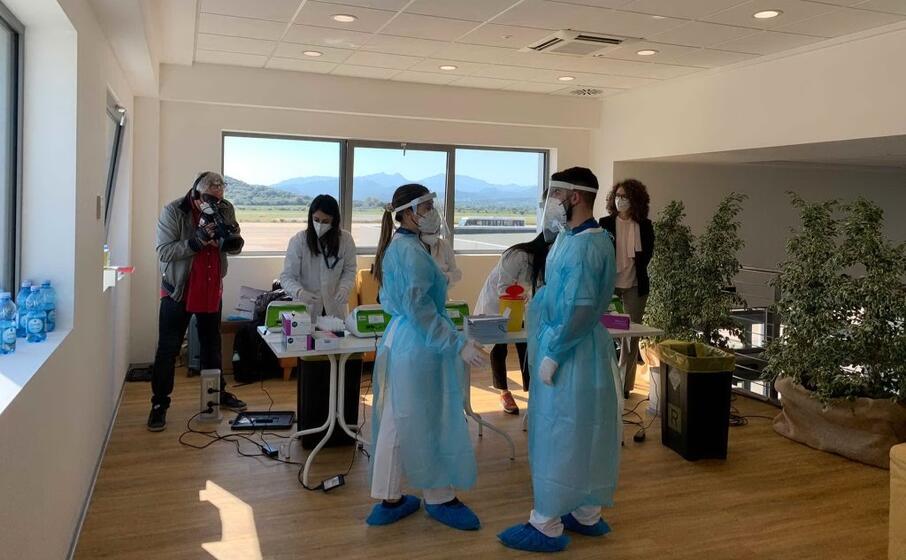 il primo in un aeroporto (foto l unione sarda de roberto)
