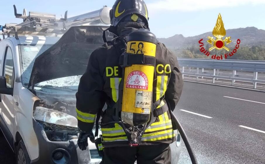 (foto vigili del fuoco)
