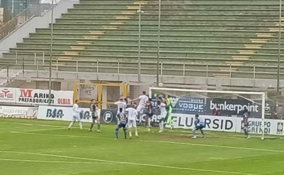 un immagine del successo dell olbia sulla carrarese (foto giagnoni)