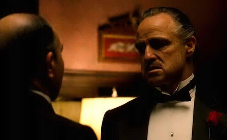 una scena de il padrino con marlon brando (archivio l unione sarda)