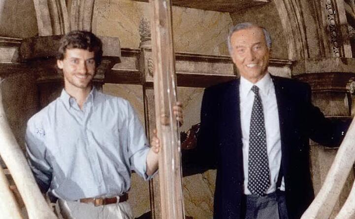 insieme al padre piero (foto wikipedia)