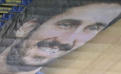 L'immagine di Astori sugli spalti dell'Arena (Sky Sport)