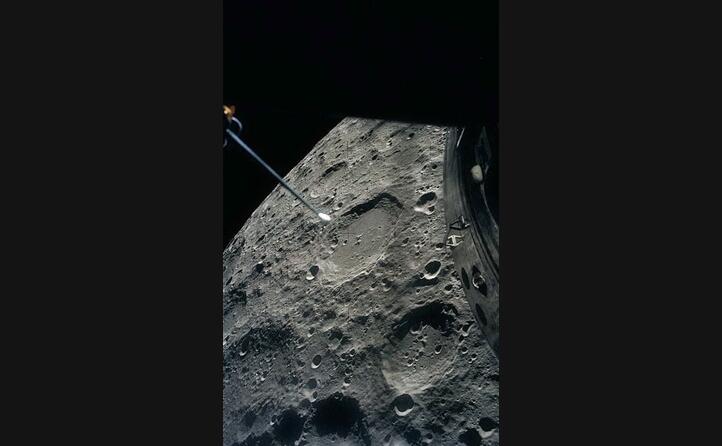 la luna fotografata da apollo 13 (foto wikipedia)