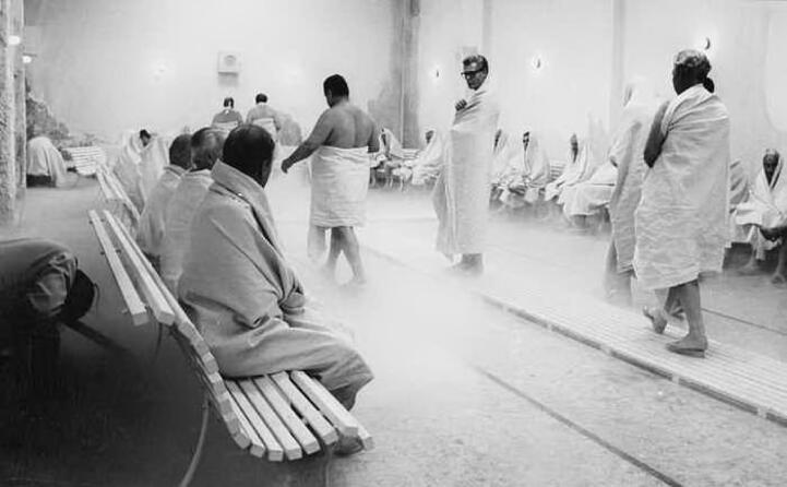 una scena alle terme