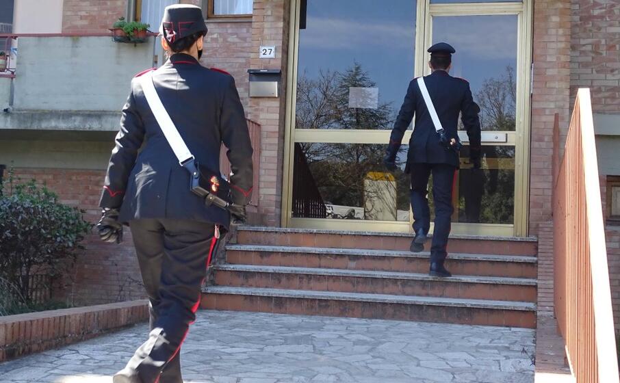 (foto carabinieri)