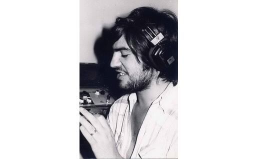 Durante una trasmissione radiofonica (foto Pittau)