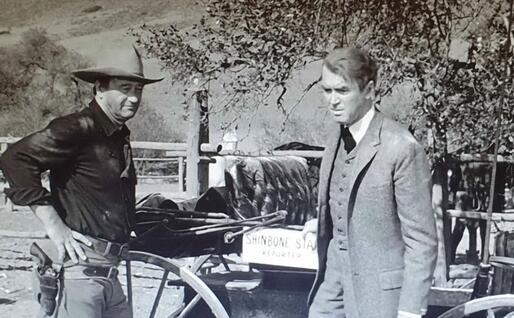 Wayne e Stewart in "L'uomo che uccise Liberty Valance"