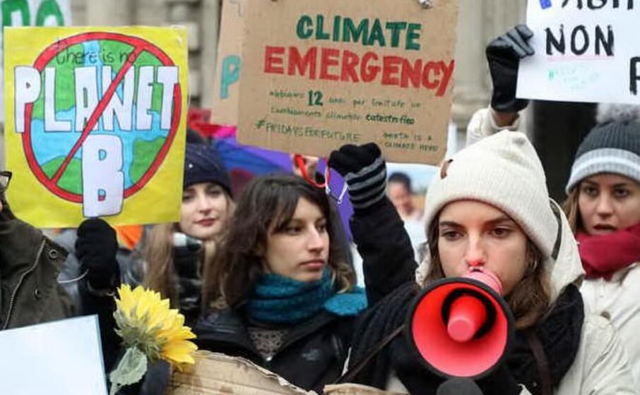 studenti in piazza per il clima (foto ansa)